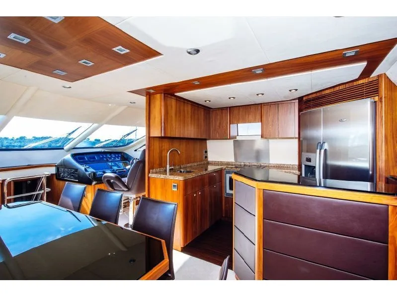 Sunseeker 74 Premium — yacht photo 3