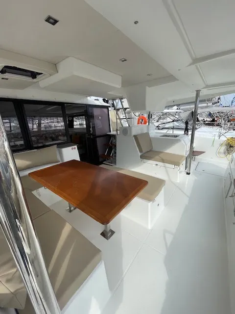 Saona 47 Red Rose - Skippered — jachtfoto 2