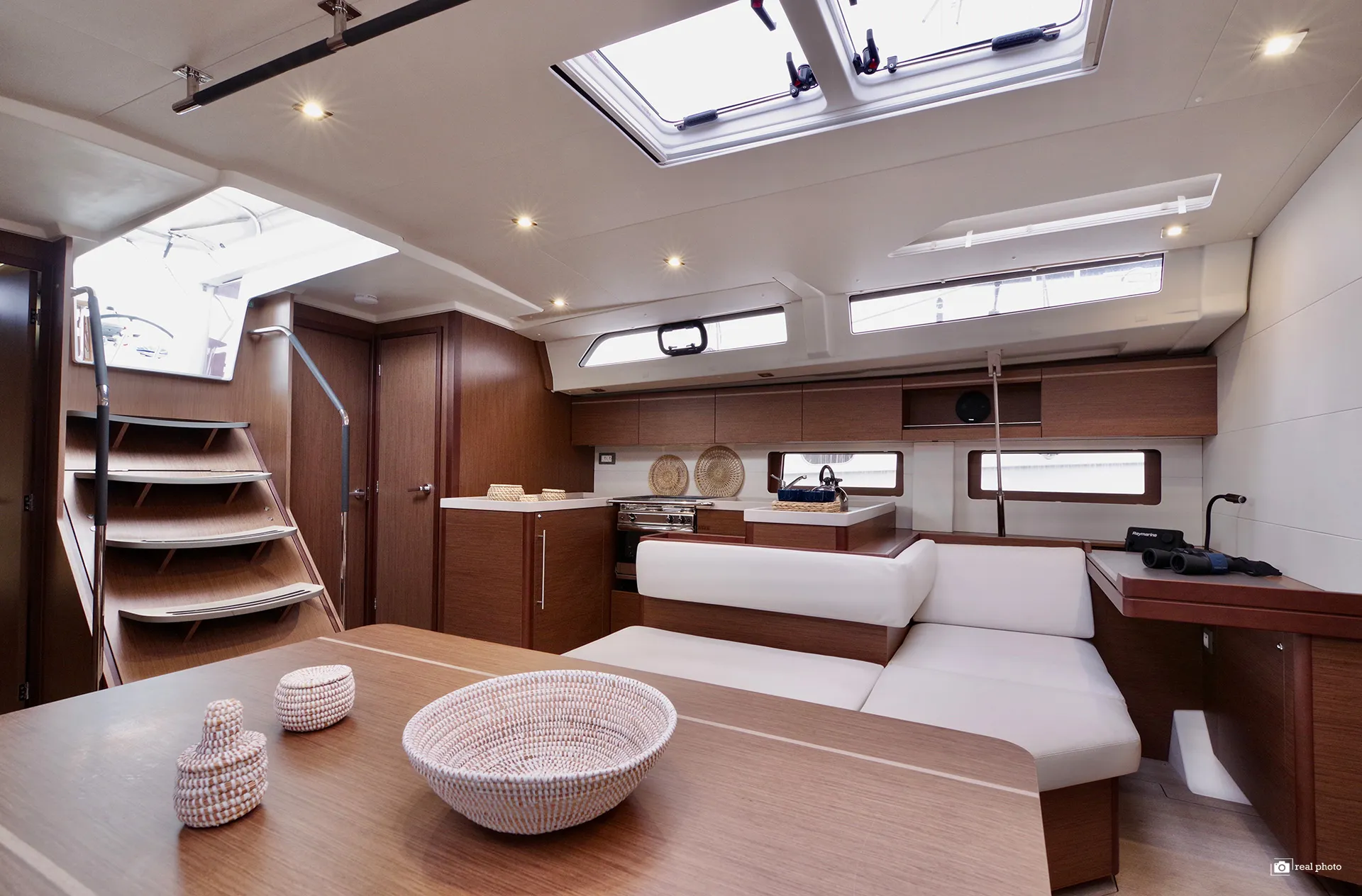 Oceanis 51.1 Selinde - Water maker, Solar Panel — фотография яхты 8