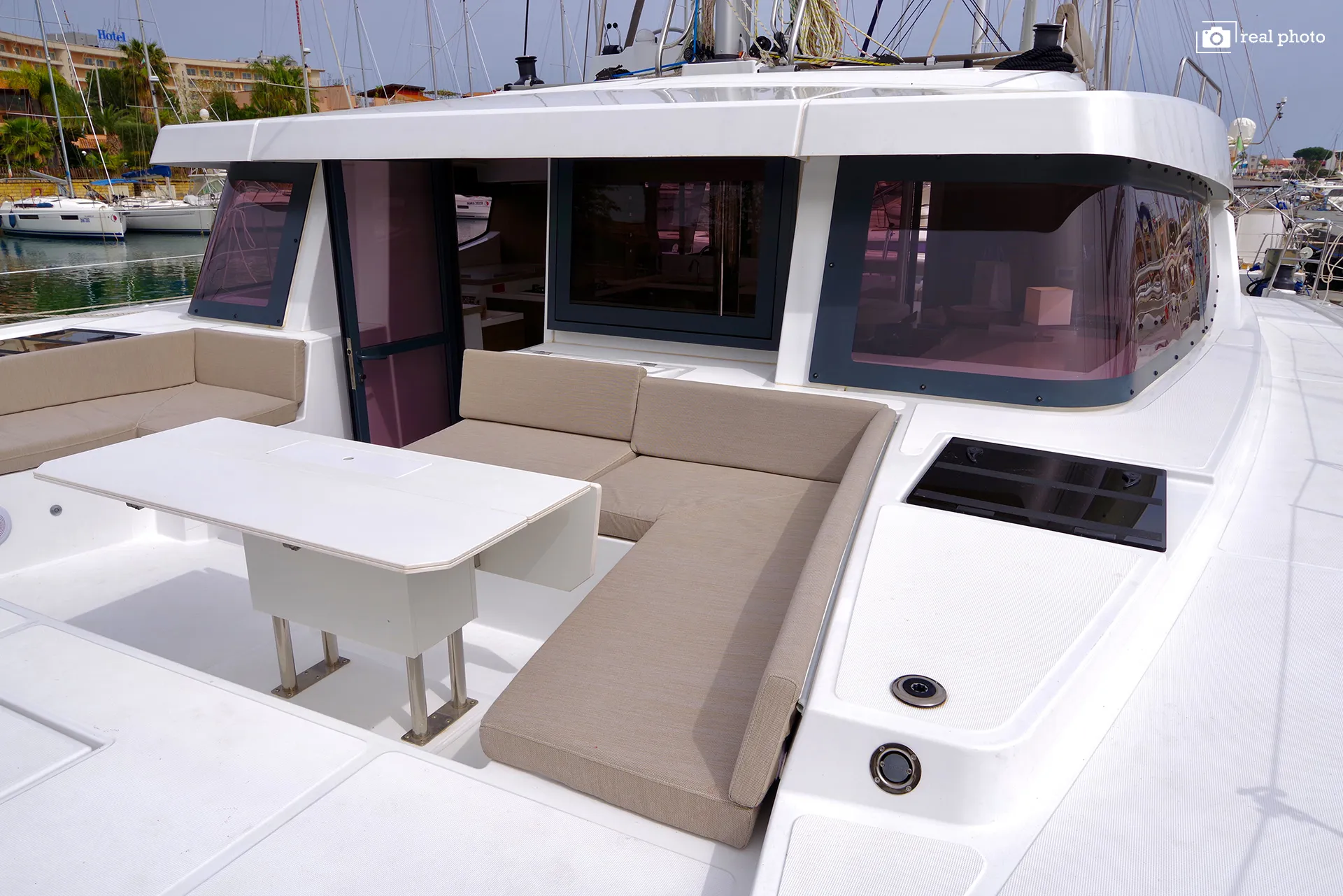 Bali 4.8 Antigone - A/C, Generator, Water maker — jahifoto 12