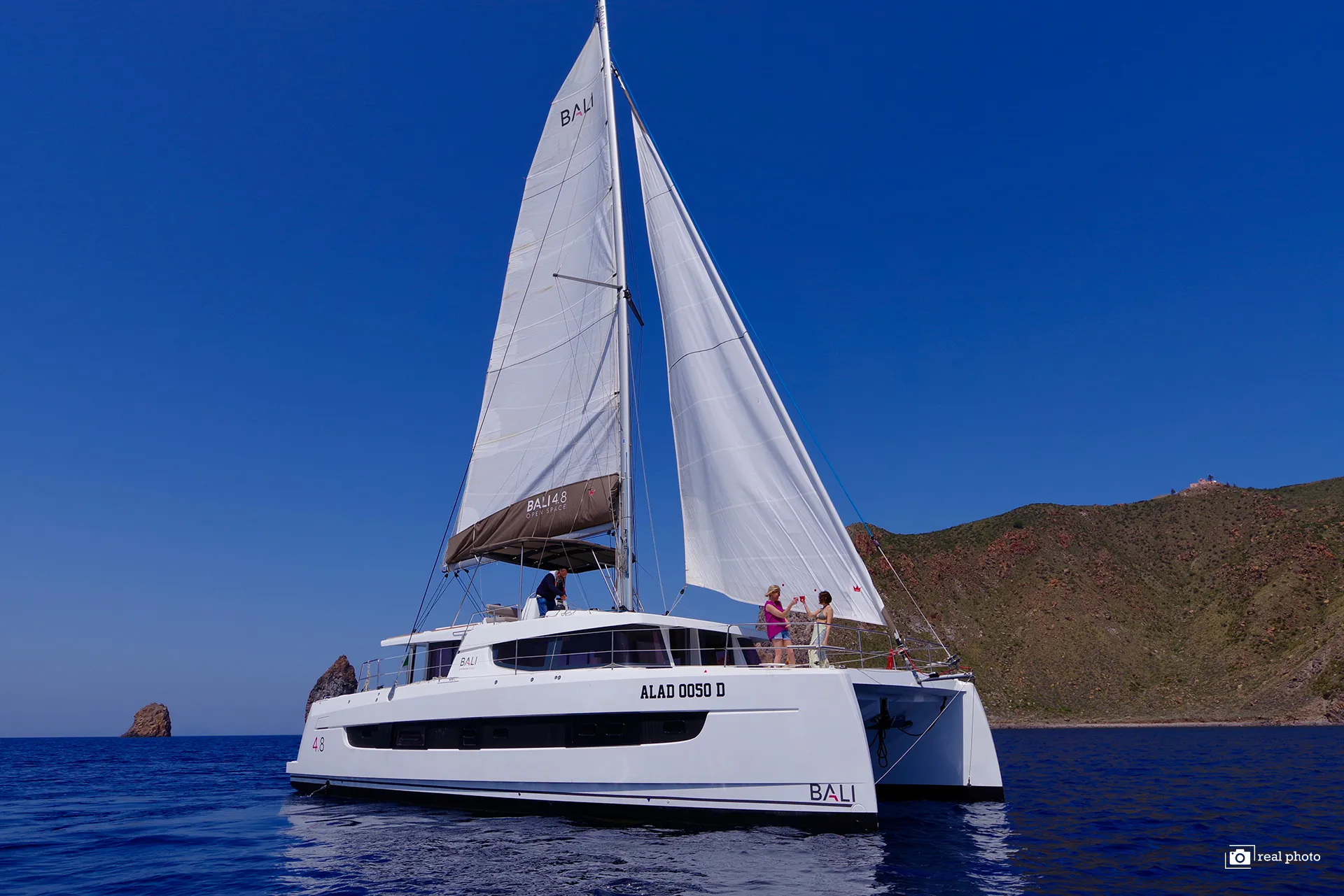 Bali 4.8 Antigone - A/C, Generator, Water maker — jahifoto 9