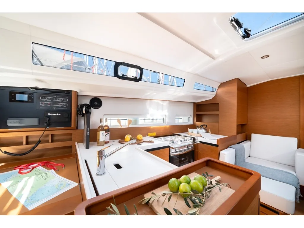Sun Odyssey 380 FILIPPOS II — foto dello yacht n. 2