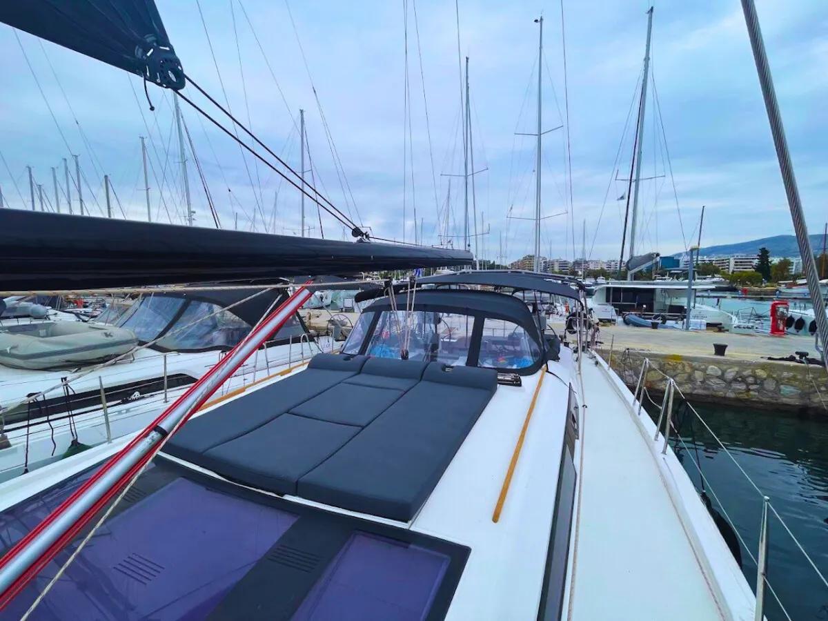 Dufour 560 Captain Leo — jahtikuva 2