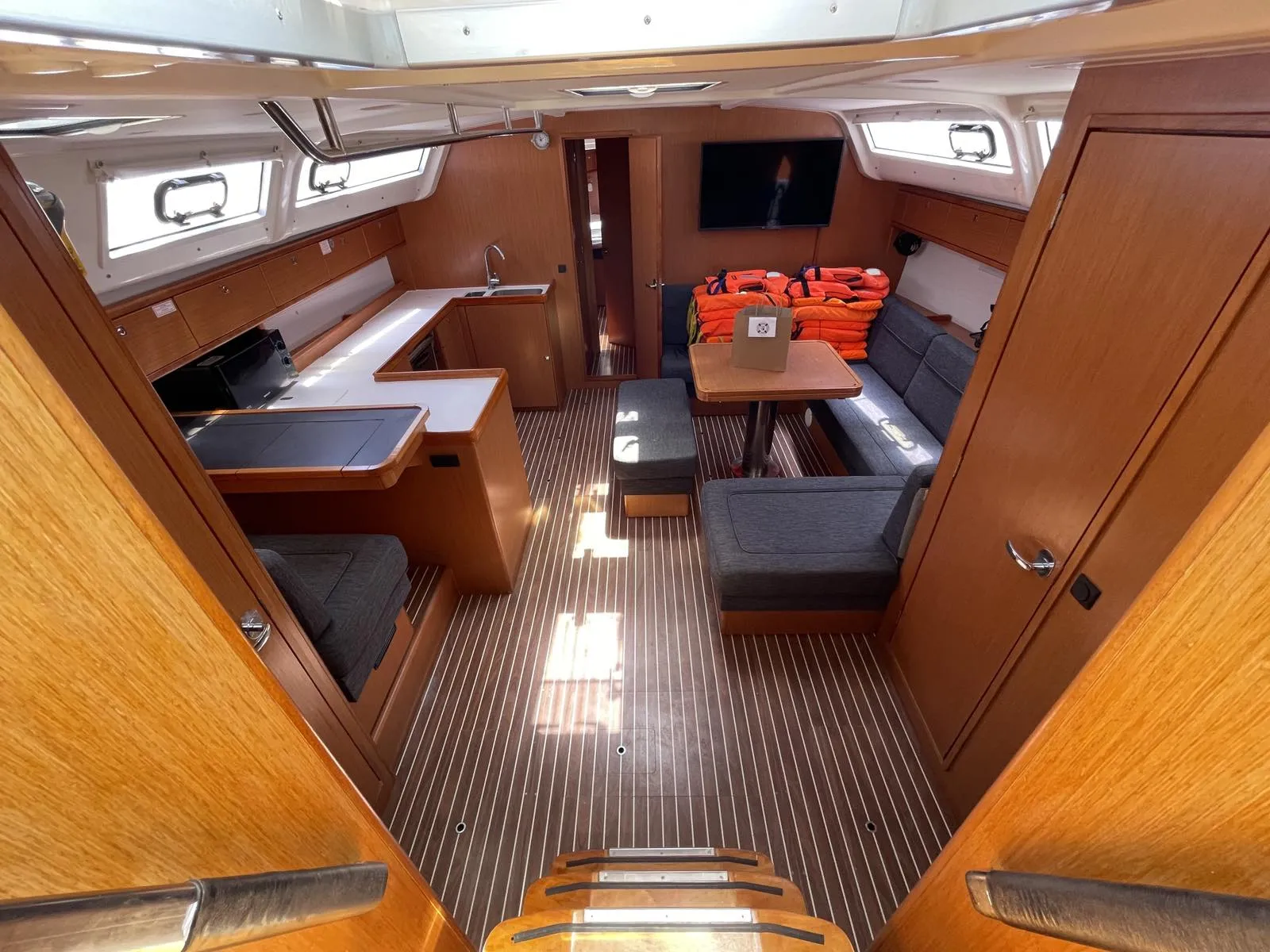 Bavaria Cruiser 51 Anemone — Yachtfoto 2