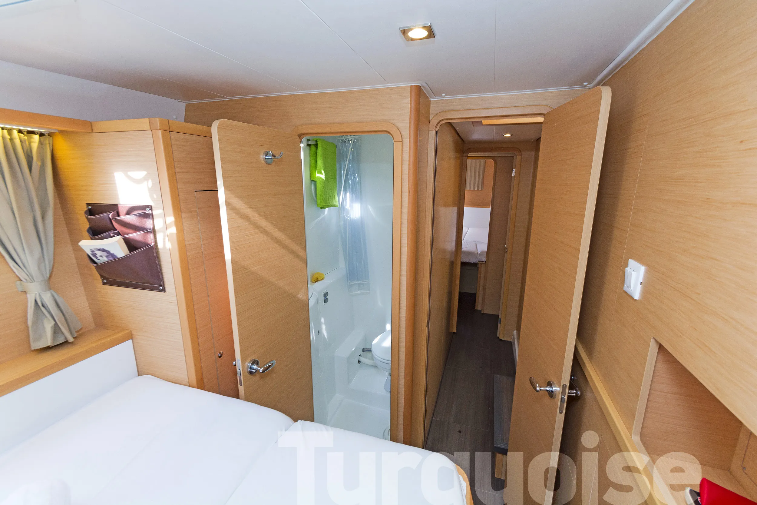 Lagoon 400 S2 Turquoise — фотография яхты 10