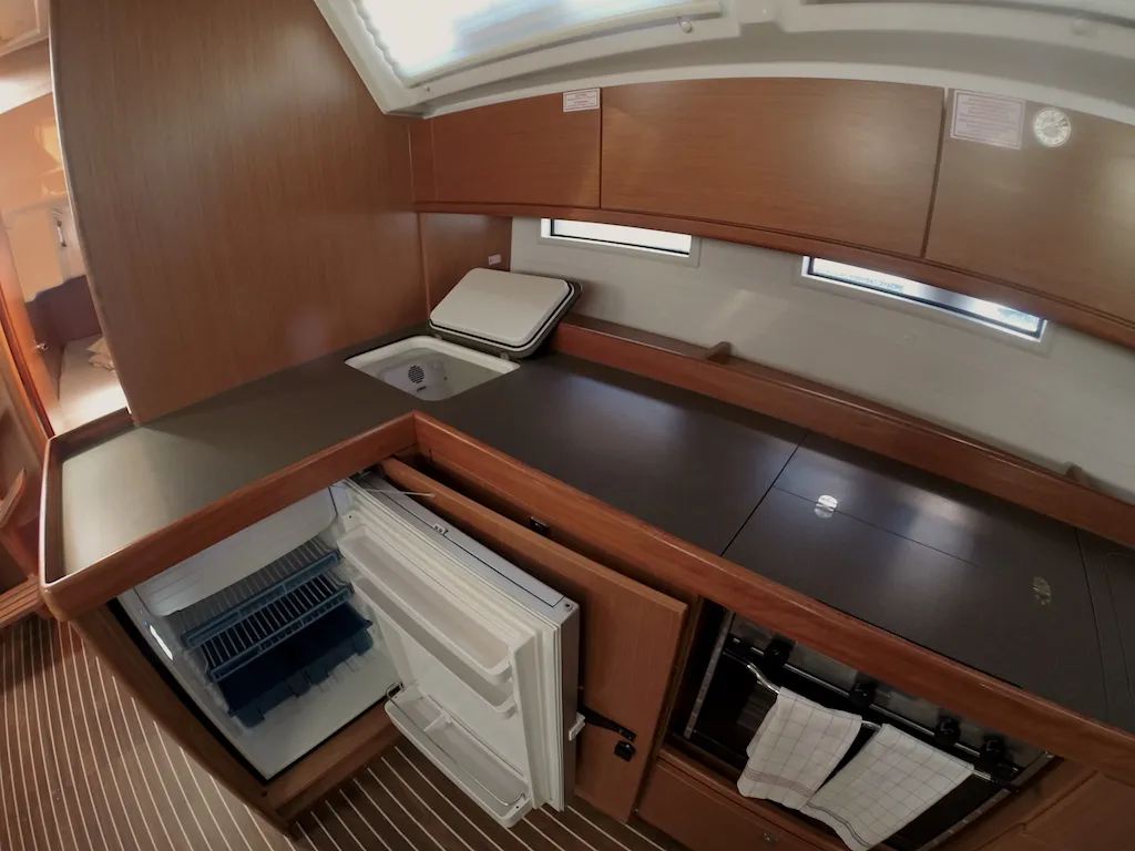Bavaria Cruiser 46 Eurydika — фотография яхты 9