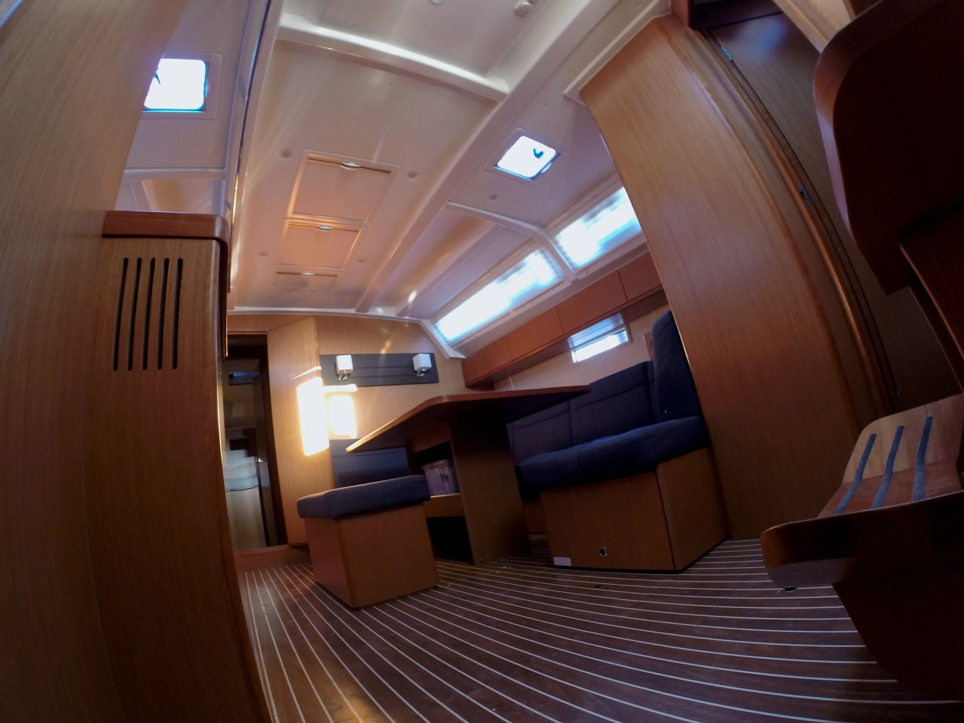 Bavaria Cruiser 46 Elektra — фотография яхты 12