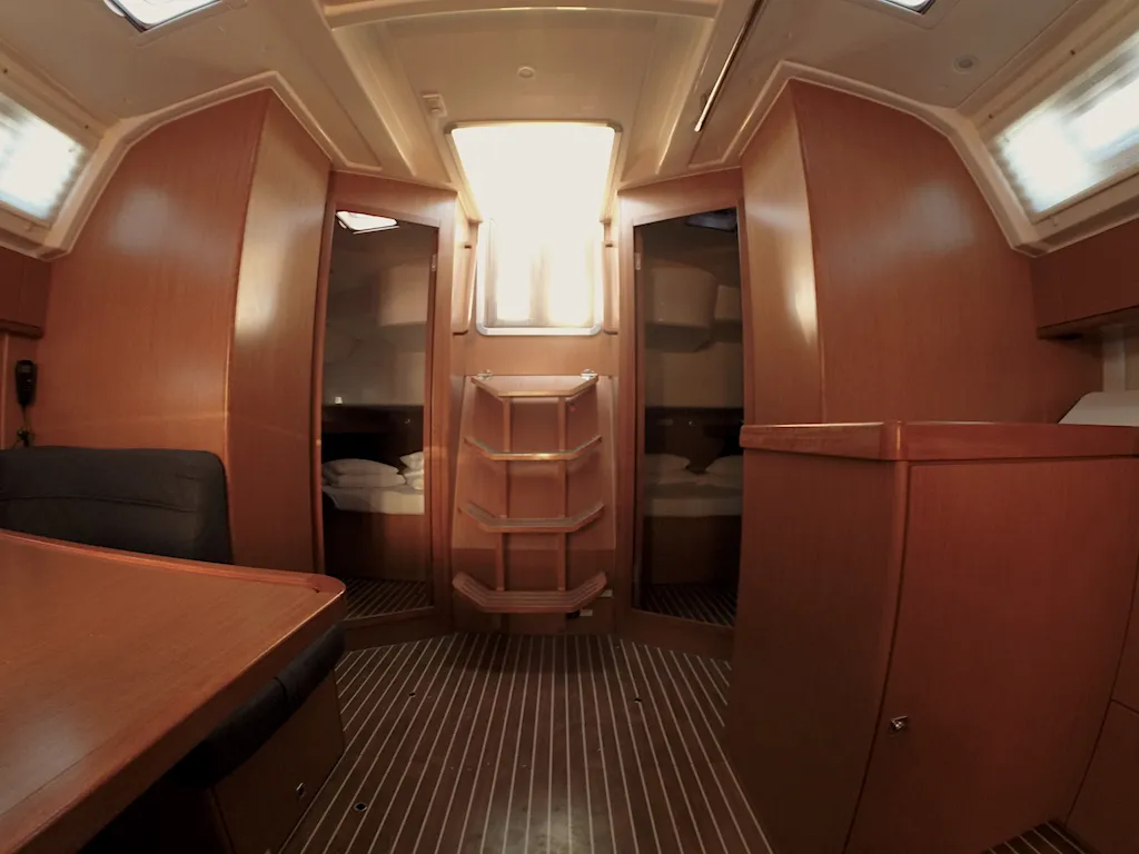 Bavaria Cruiser 46 Elektra — фотография яхты 7