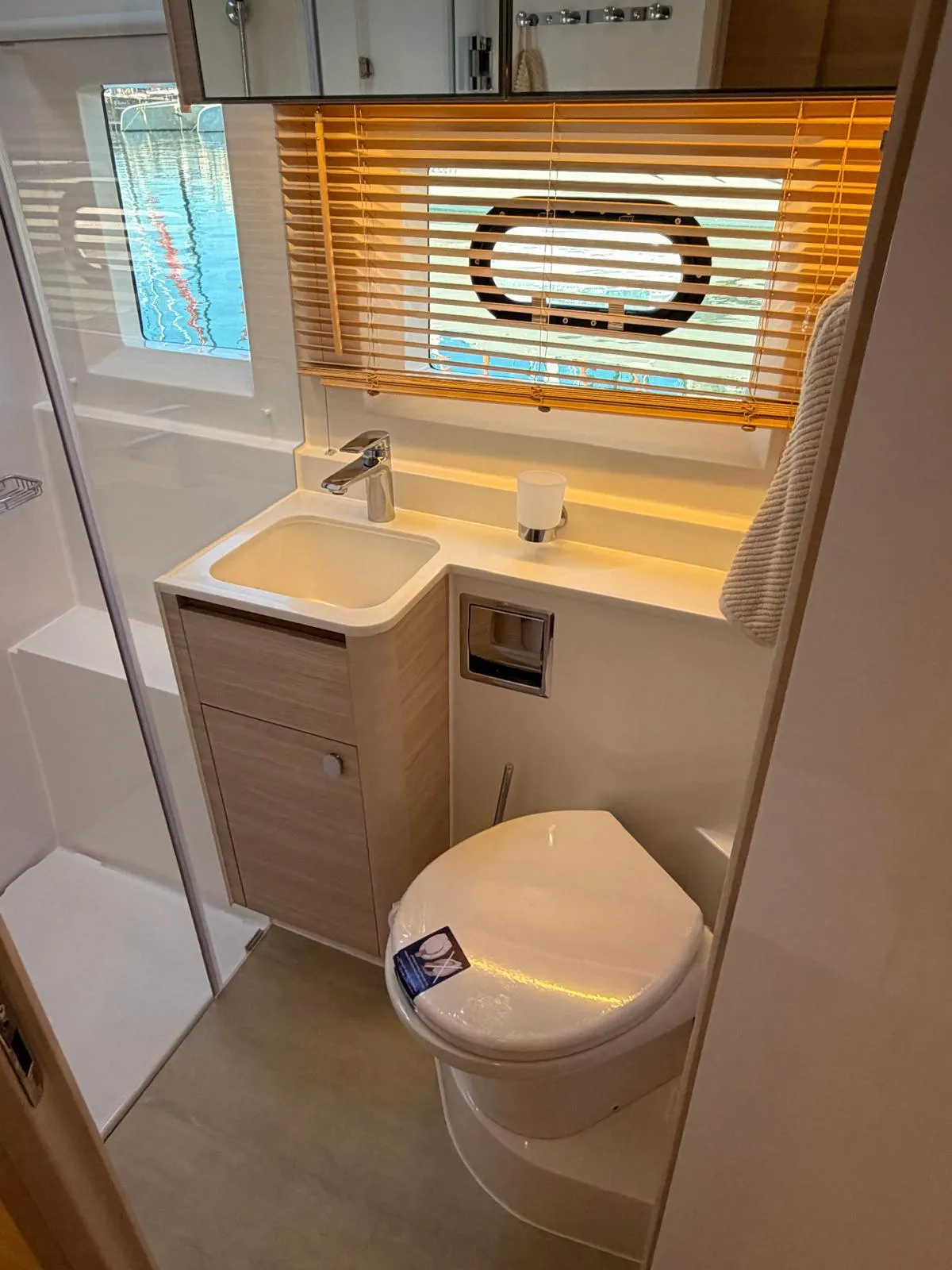 Aquila 45 — foto dello yacht n. 10