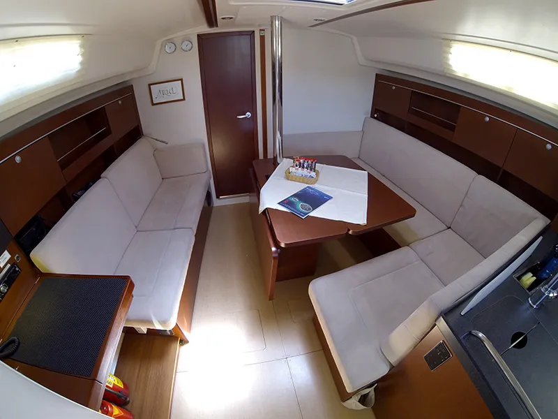 Hanse 385 Ariel — yacht photo 5