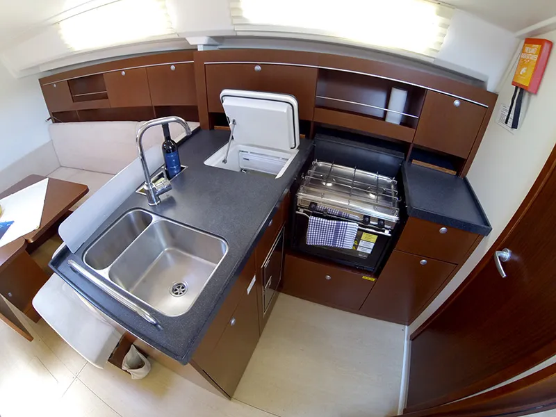 Hanse 385 Ariel — yacht photo 10