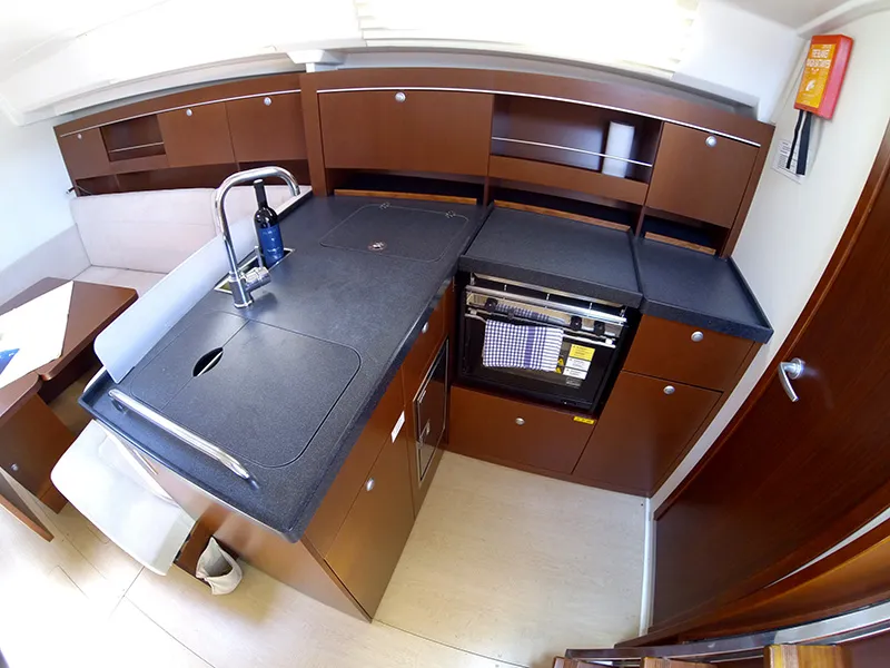 Hanse 385 Ariel — yacht photo 2