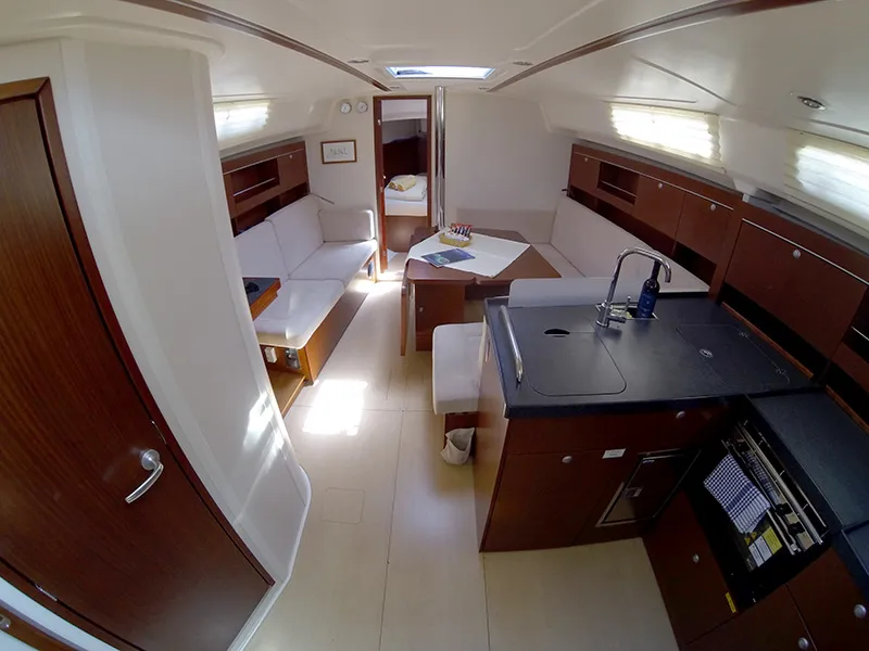 Hanse 385 Ariel — yacht photo 6