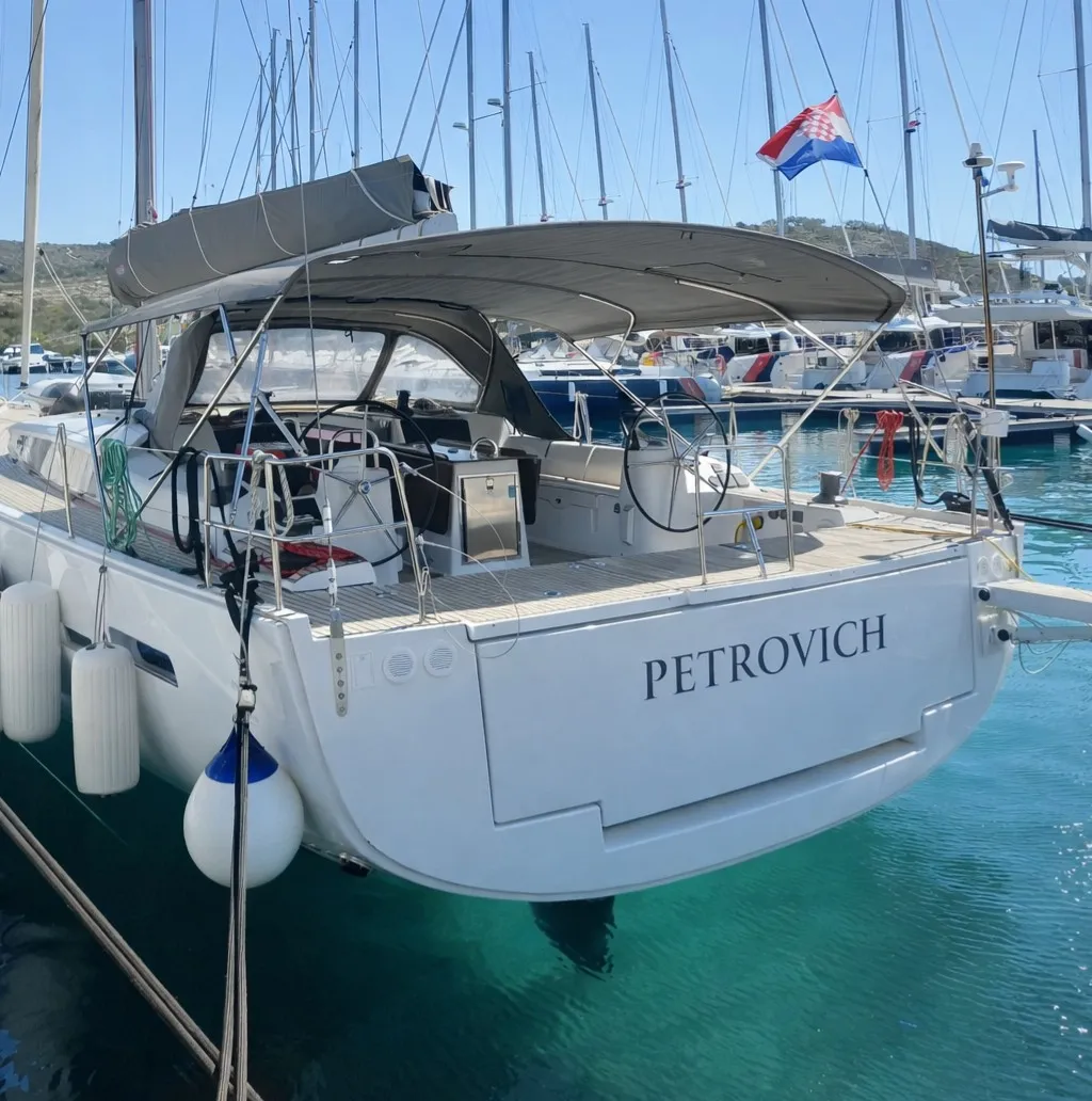 Dufour 560 Grand Large PETROVICH — yachtbild 1