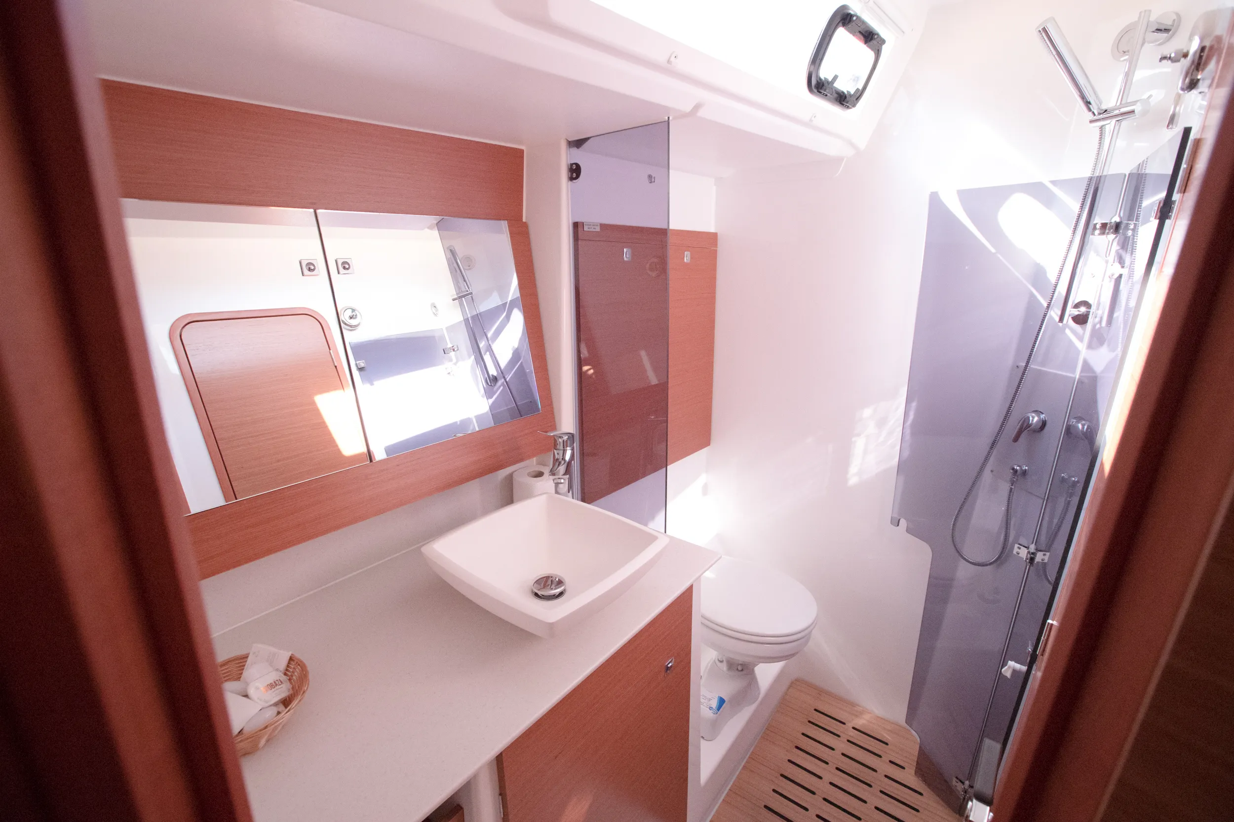 Dufour 560 Grand Large PETROVICH — jahtikuva 16