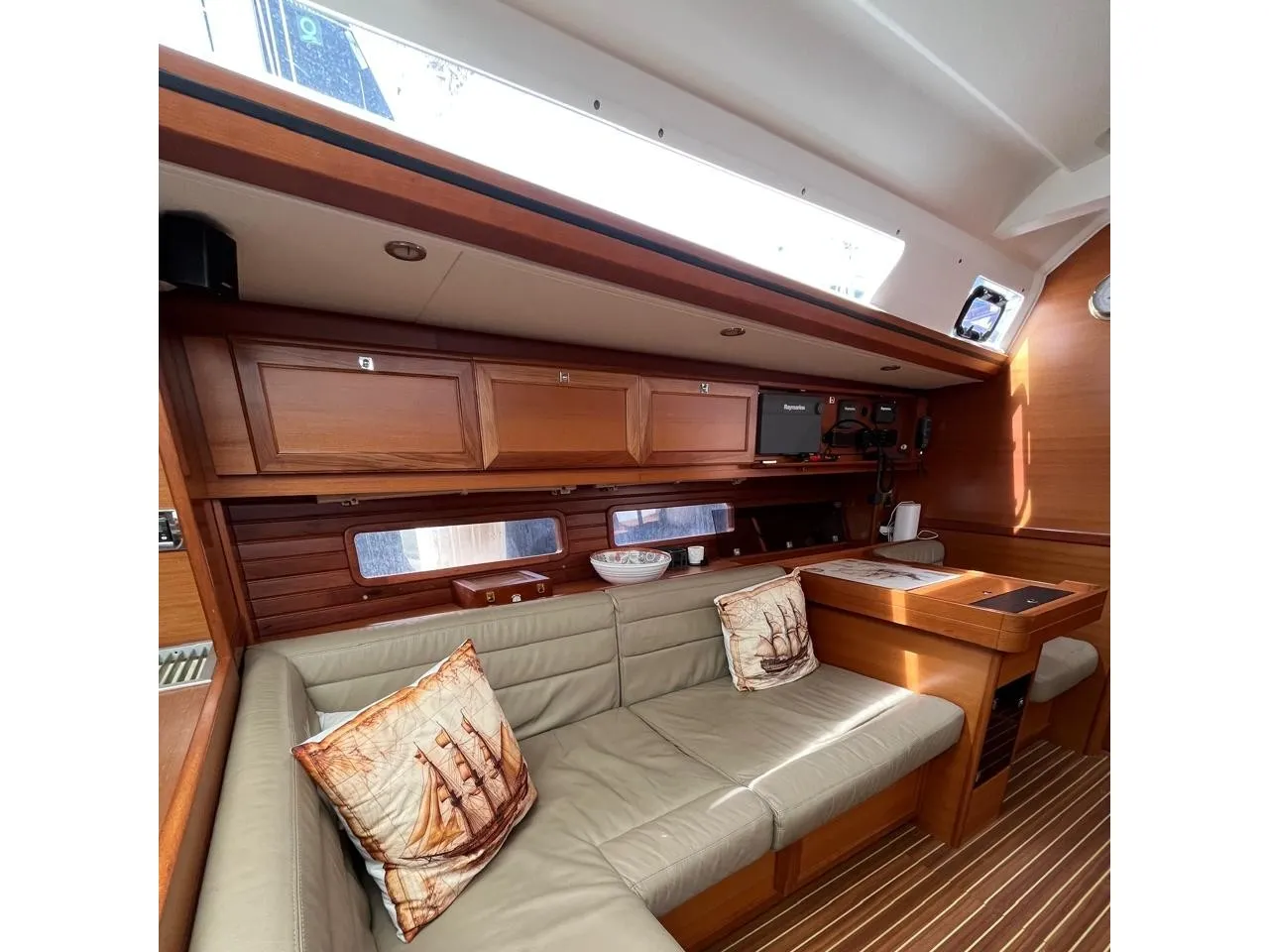 Dufour 560 Grand Large Jeronimo — снимка на яхтата 2