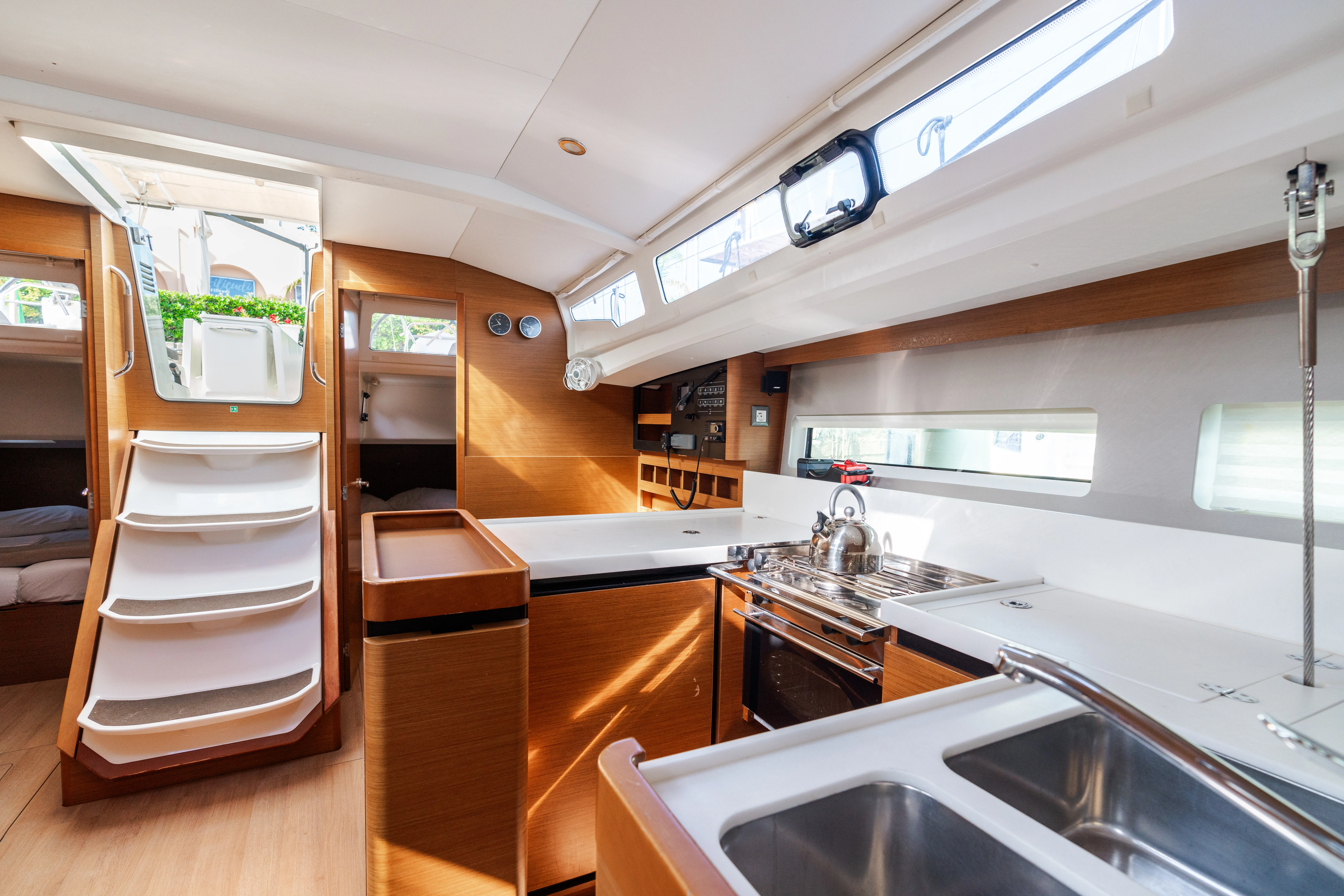 Sun Odyssey 440 Diana - Standard line — фотография яхты 2