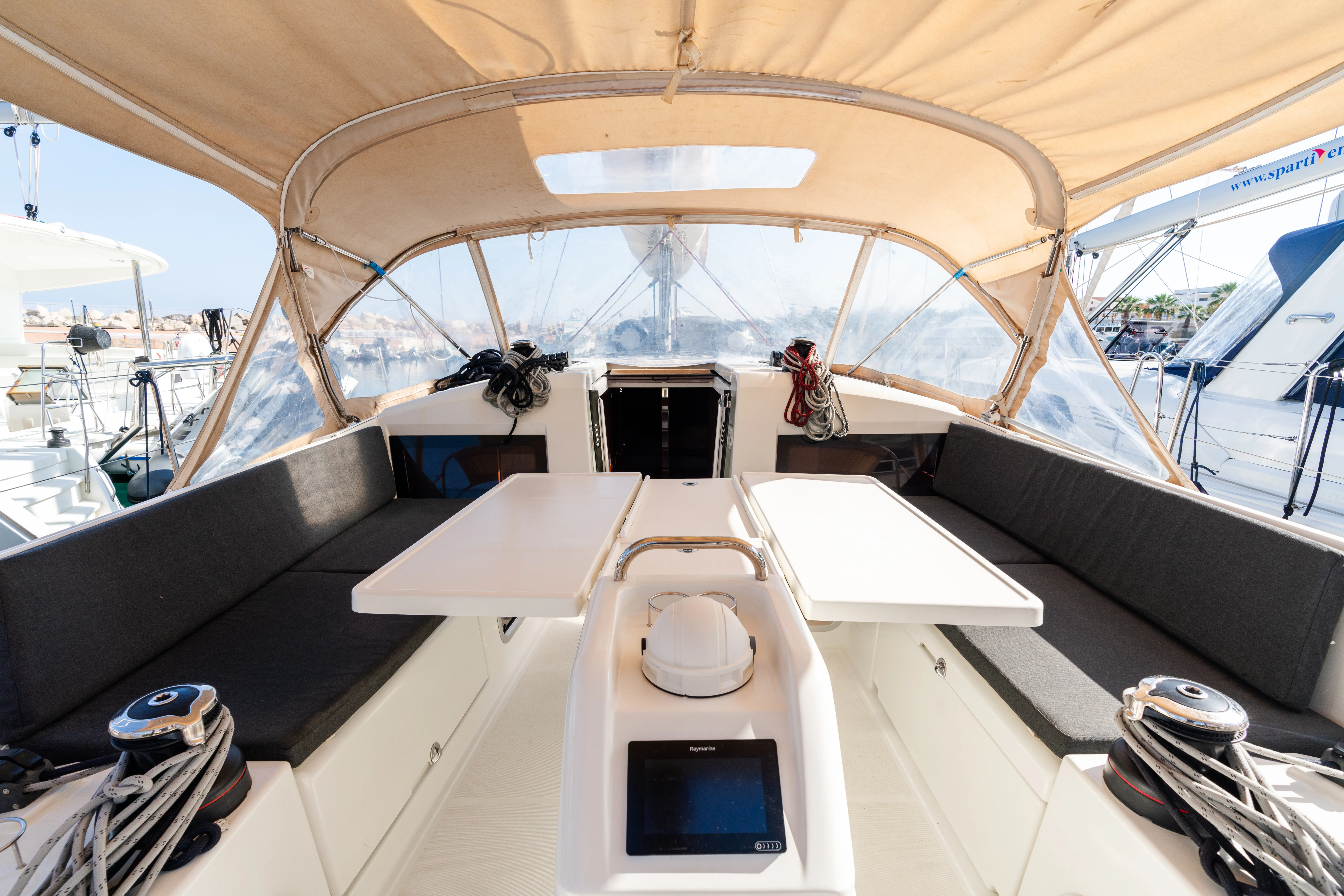 Sun Odyssey 440 Diana - Standard line — фотография яхты 7