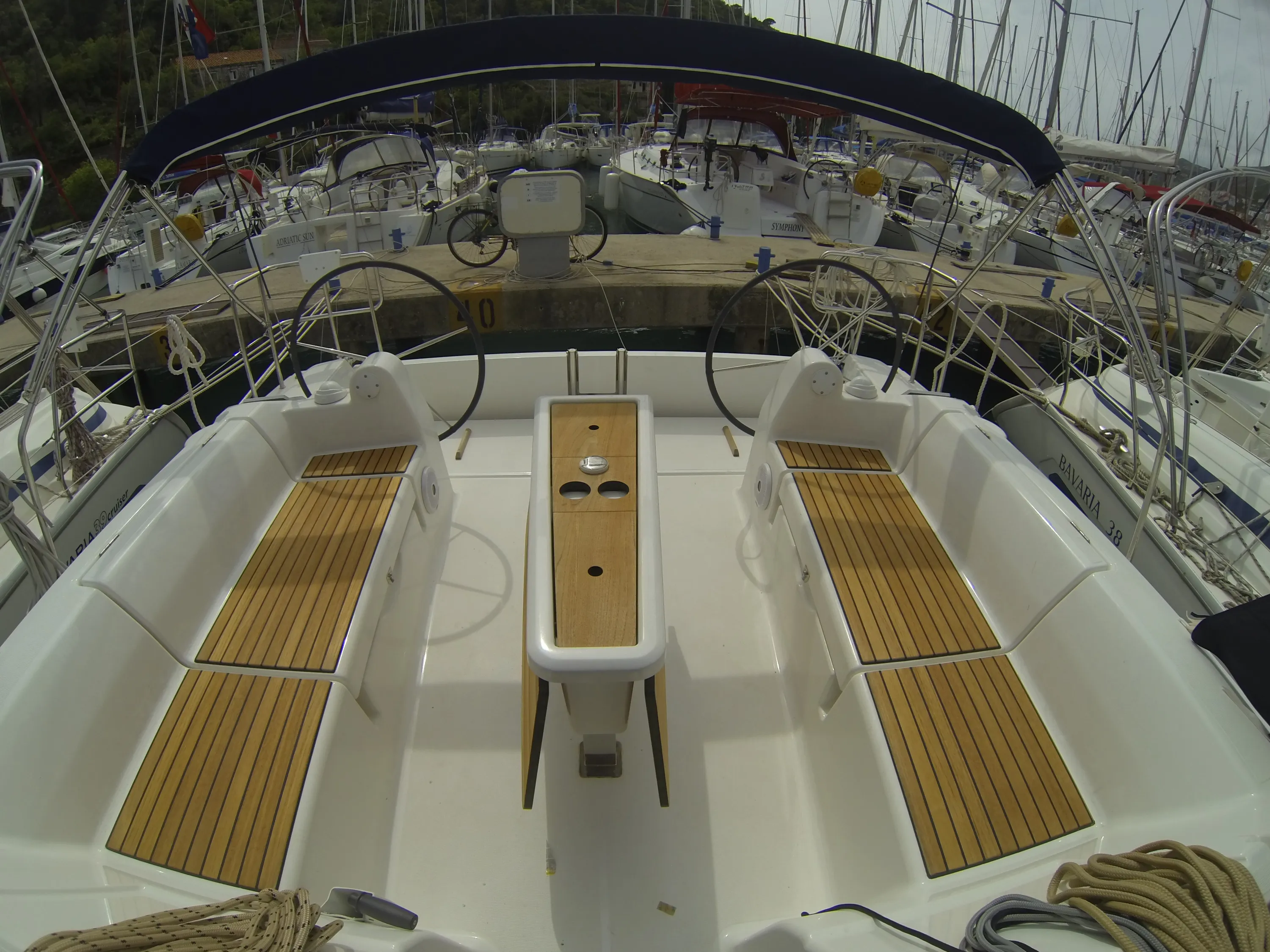 Dufour 382 Grand Large Gangaro — yachtbild 2