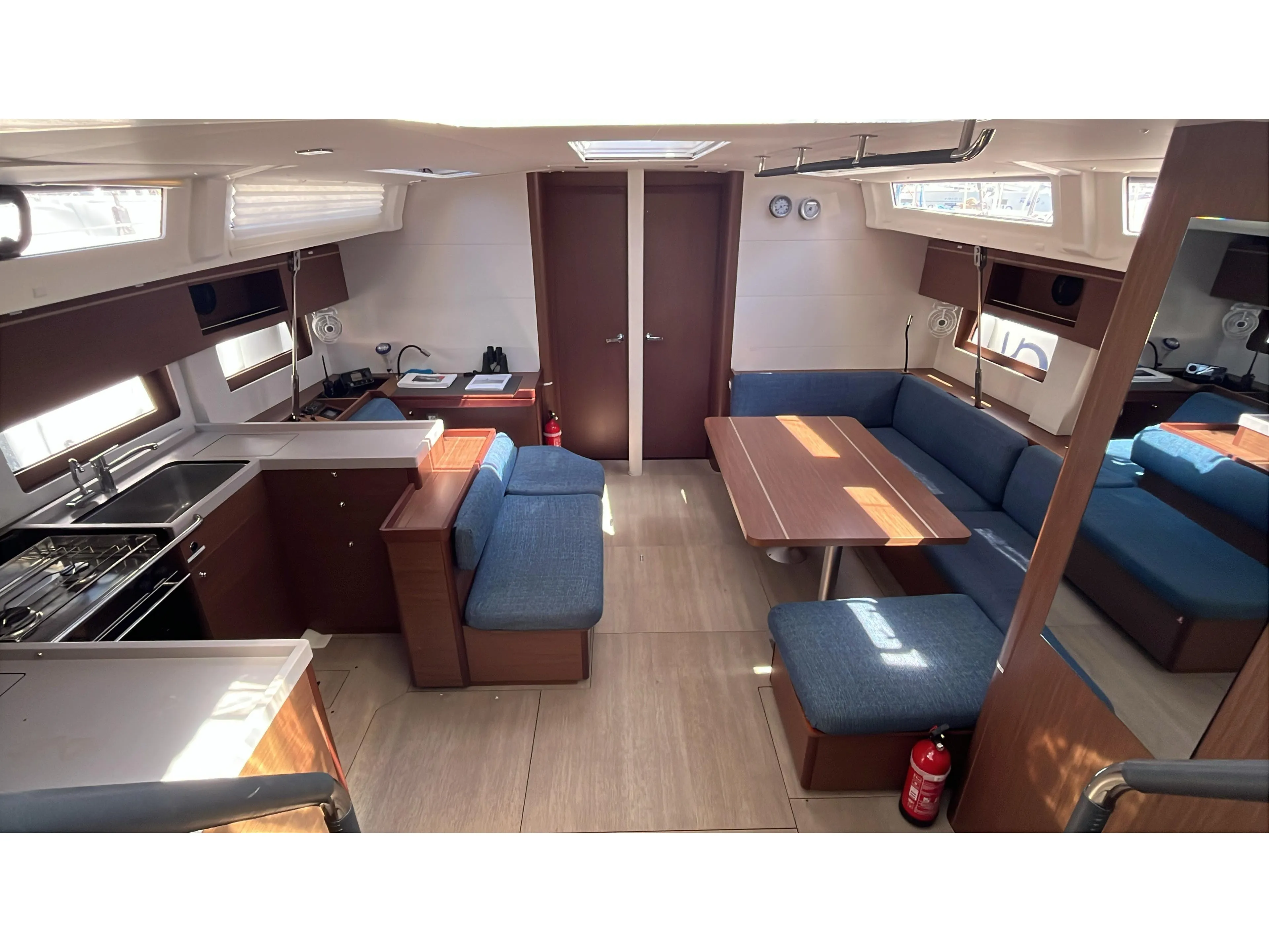 Oceanis 51.1 Alboran Moscatel (Mallorca) — фотография яхты 3