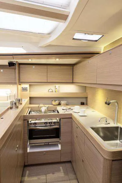 Dufour 560 Grand Large Skylark — jahtikuva 2