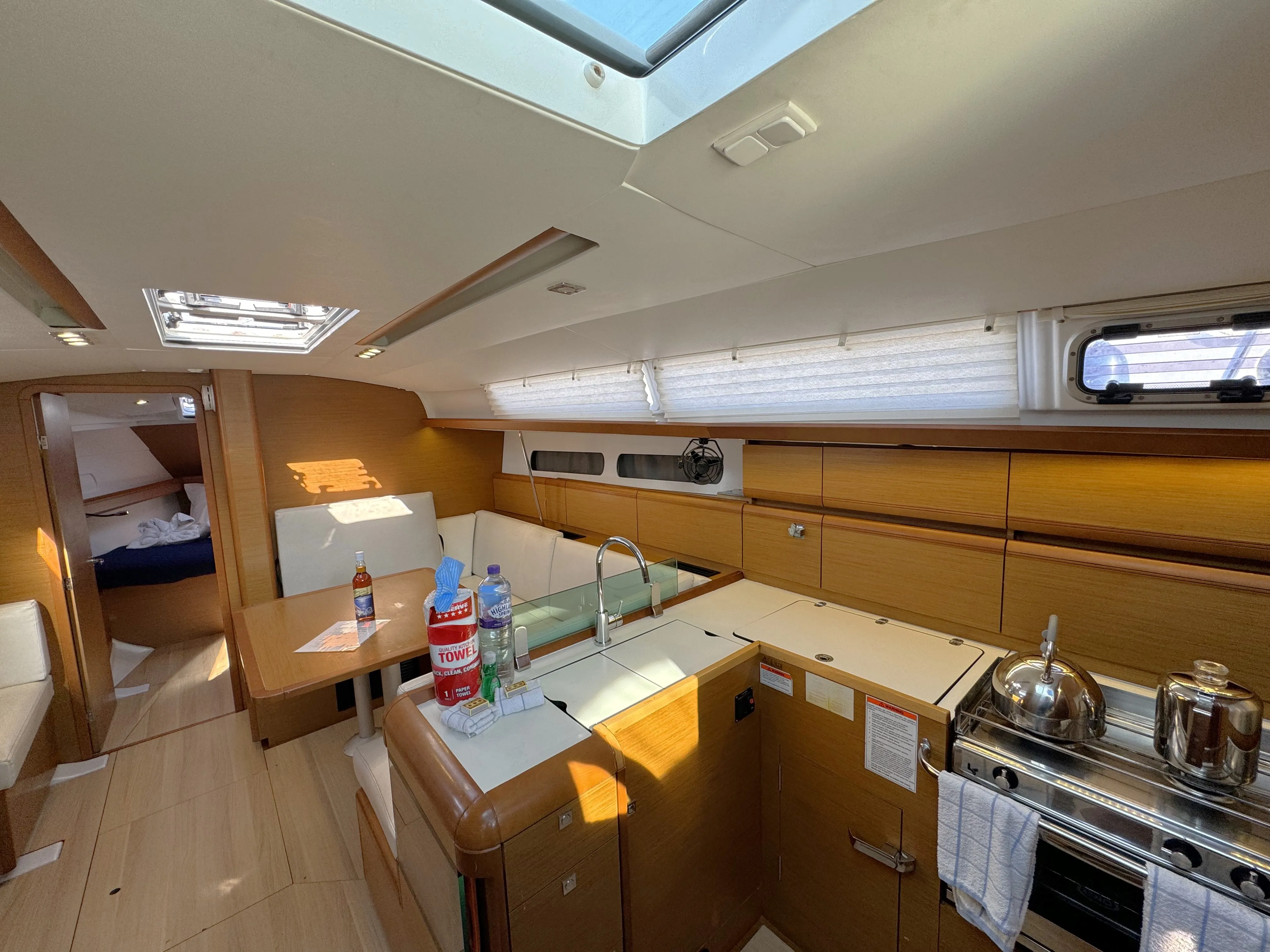 Sun Odyssey 419 Hello Fun — снимка на яхтата 15