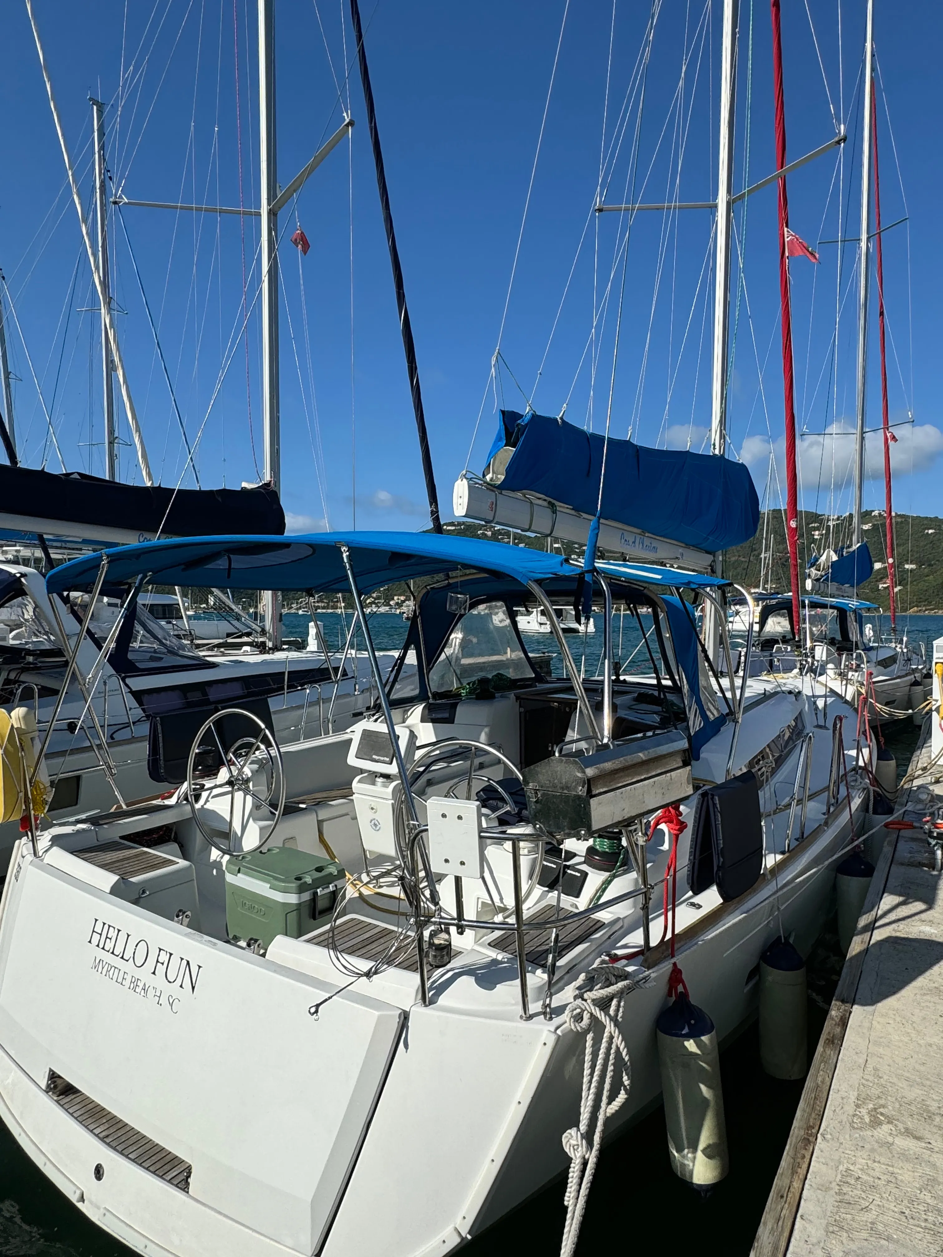 Sun Odyssey 419 Hello Fun — снимка на яхтата 17