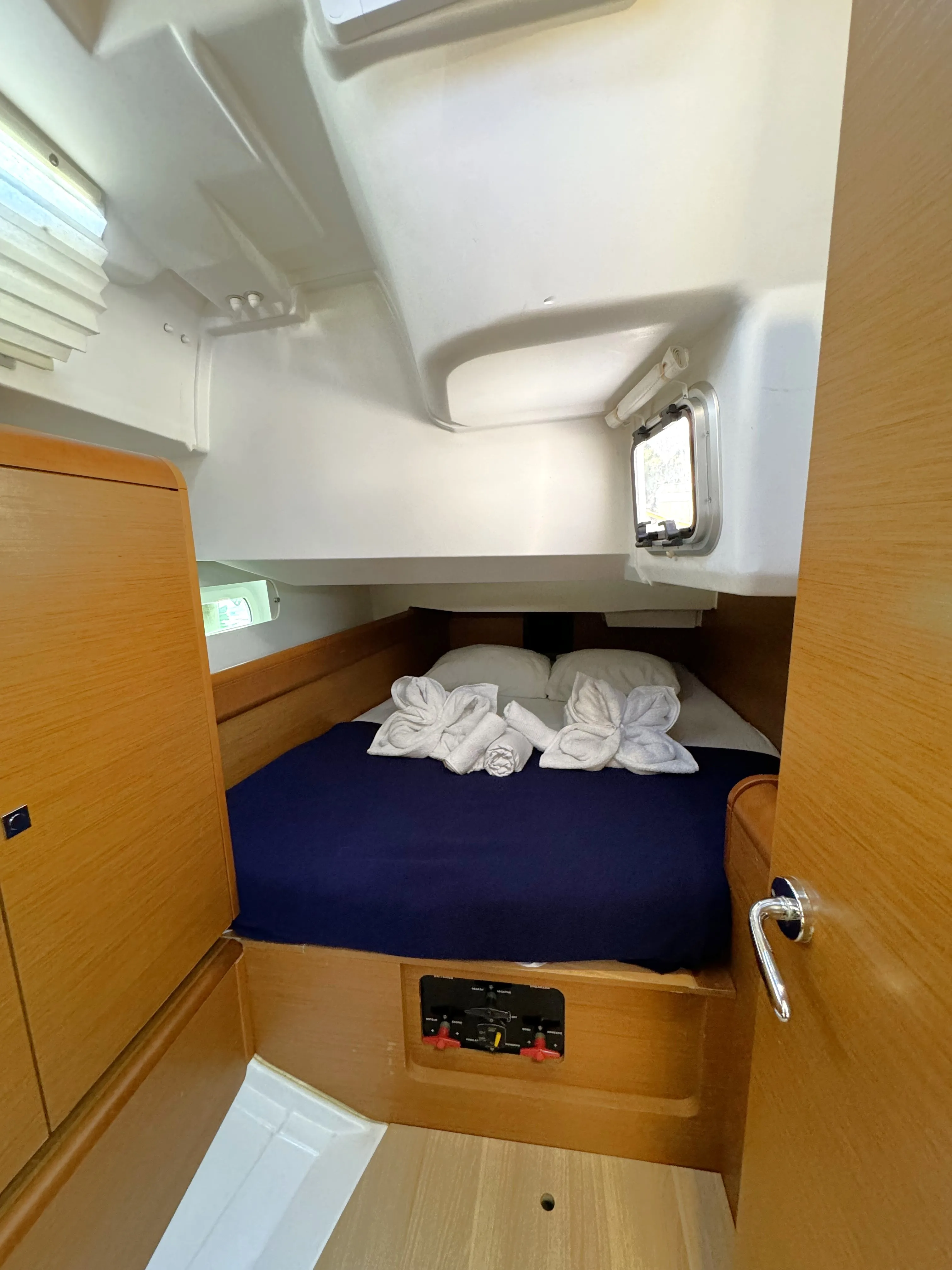 Sun Odyssey 419 Hello Fun — снимка на яхтата 23