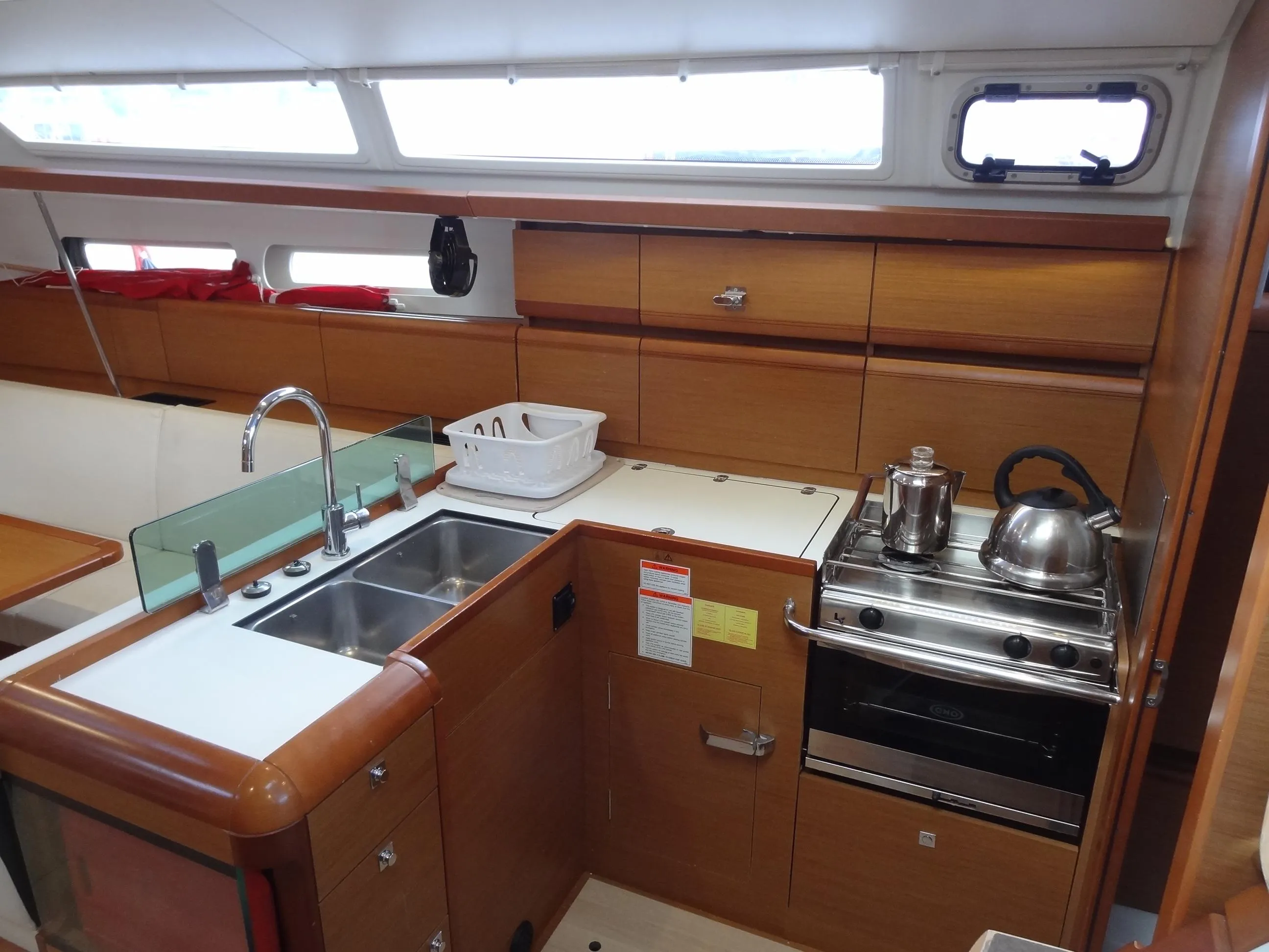 Sun Odyssey 419 Hello Fun — снимка на яхтата 21