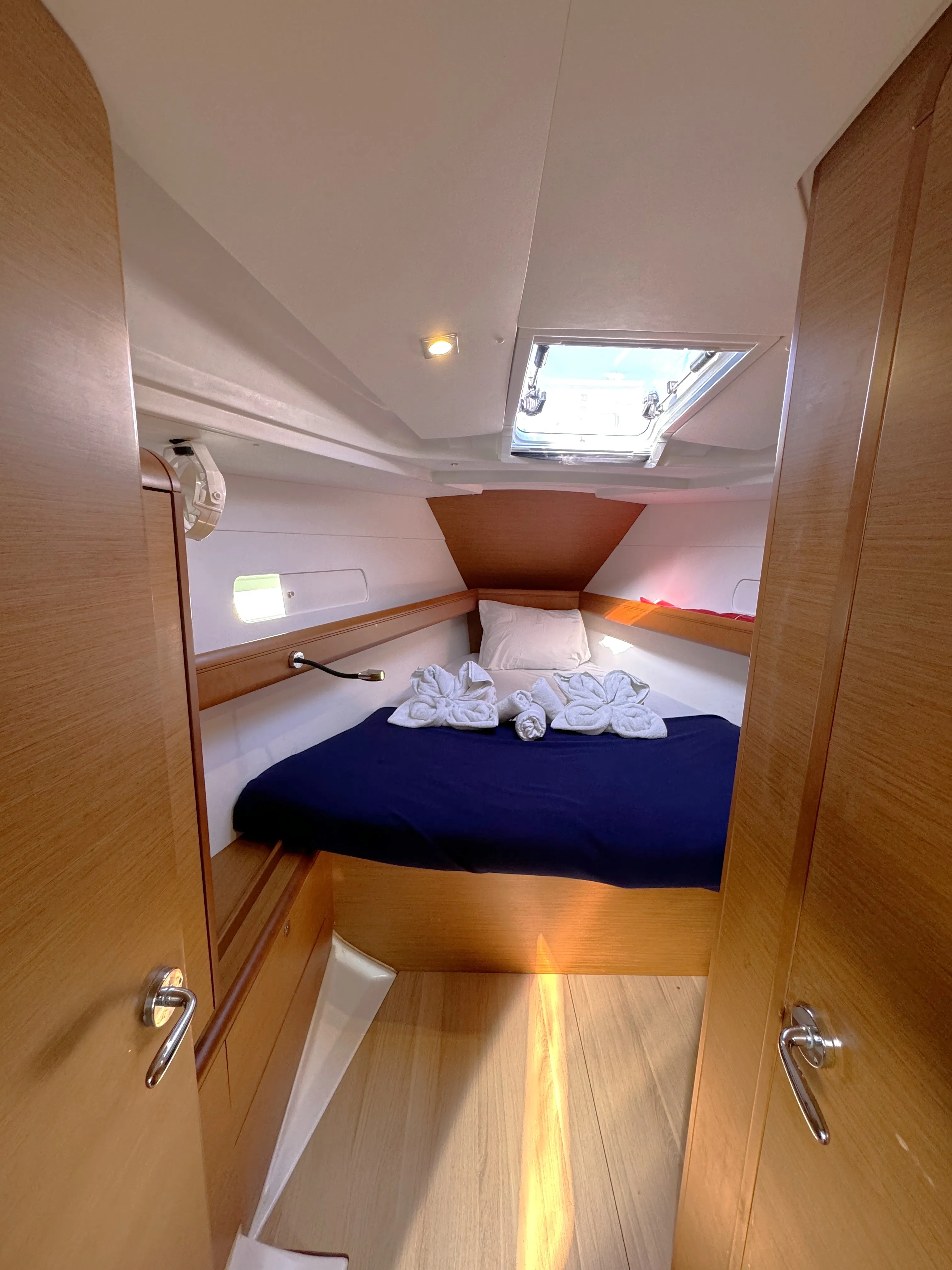 Sun Odyssey 419 Hello Fun — снимка на яхтата 22