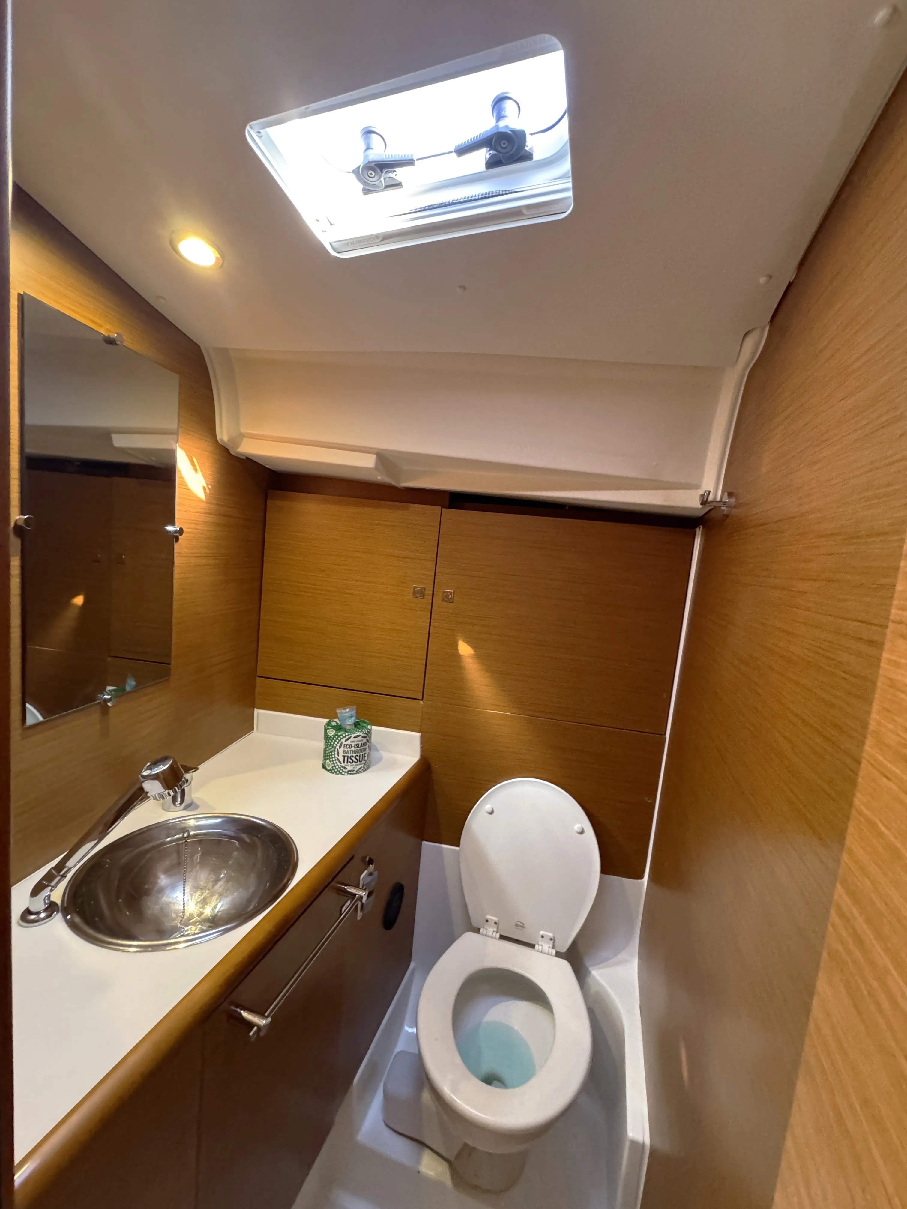 Sun Odyssey 419 Hello Fun — снимка на яхтата 20