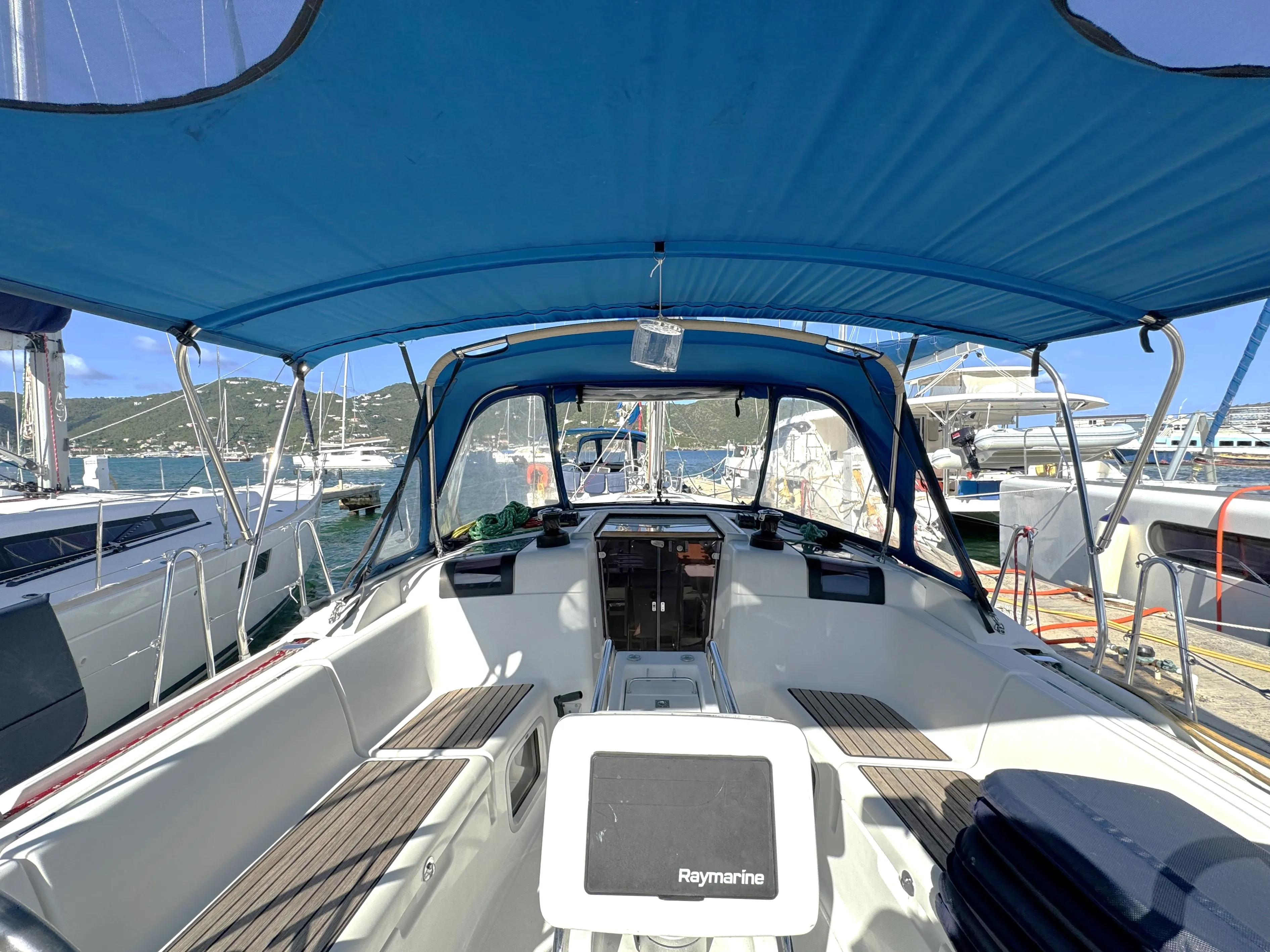 Sun Odyssey 419 Hello Fun — снимка на яхтата 19