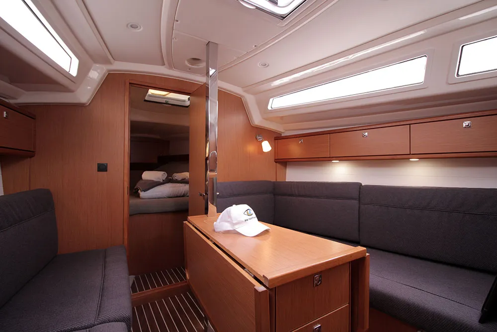Bavaria Cruiser 33 Callisto — jahtikuva 2