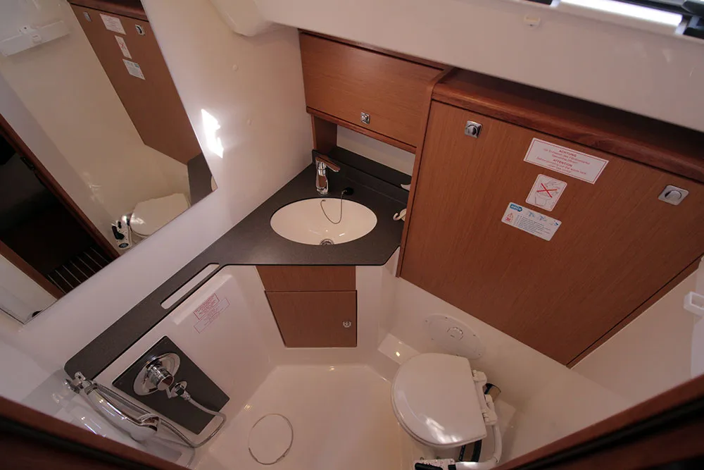 Bavaria Cruiser 46 Casino Royale — jahtikuva 2