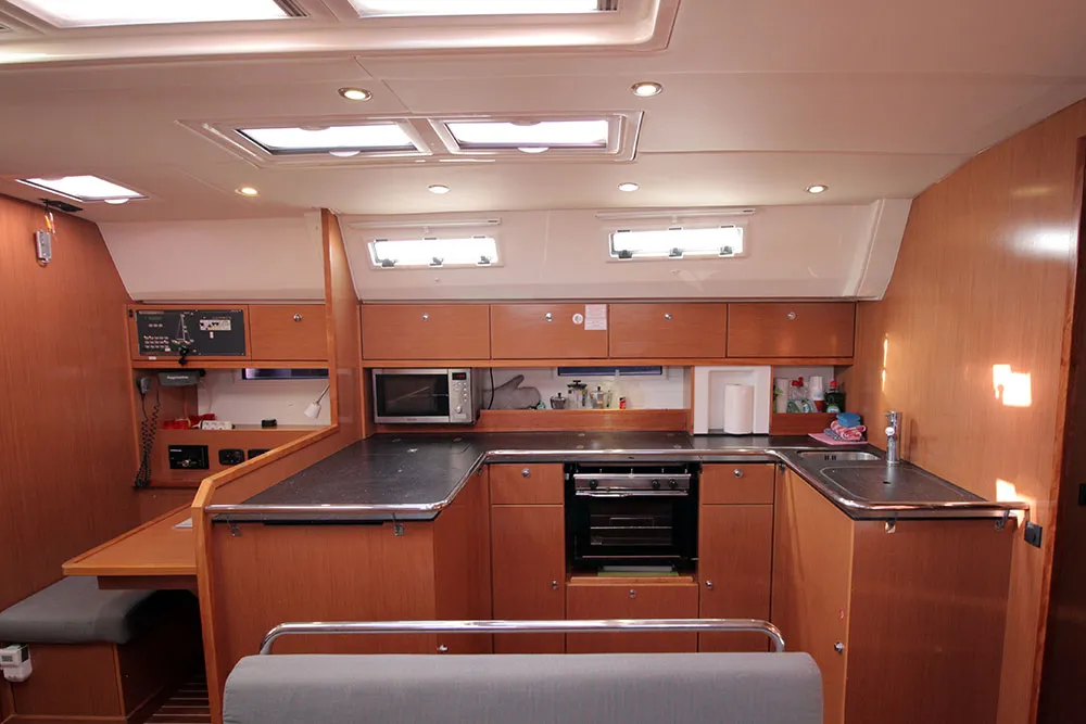 Bavaria Cruiser 50 Leonis — jahtikuva 2