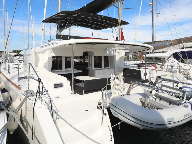 Lagoon 450 OLIVER — фотография яхты 1