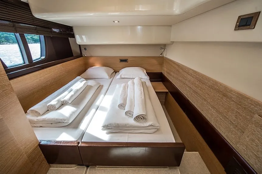 Azimut 47 Skyfall MY — yacht photo 28