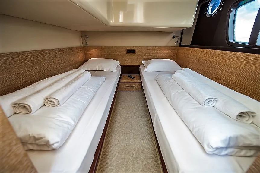 Azimut 47 Skyfall MY — yacht photo 20
