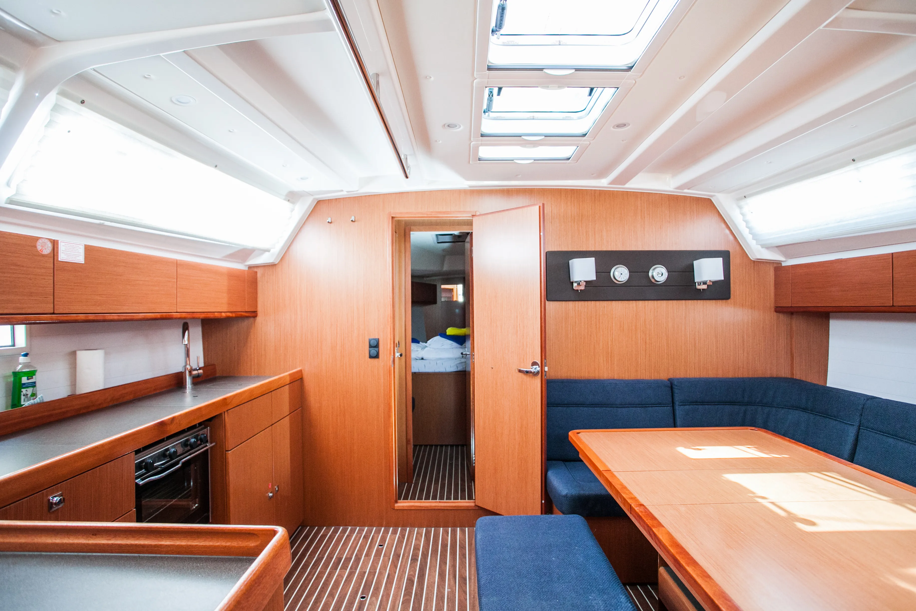 Bavaria Cruiser 46 Lovro — фотография яхты 7